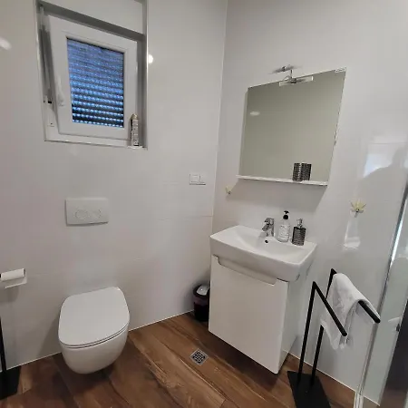 Apartamento Pegi Šimuni